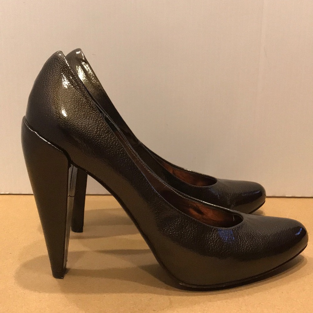 Pura Lopez Pumps